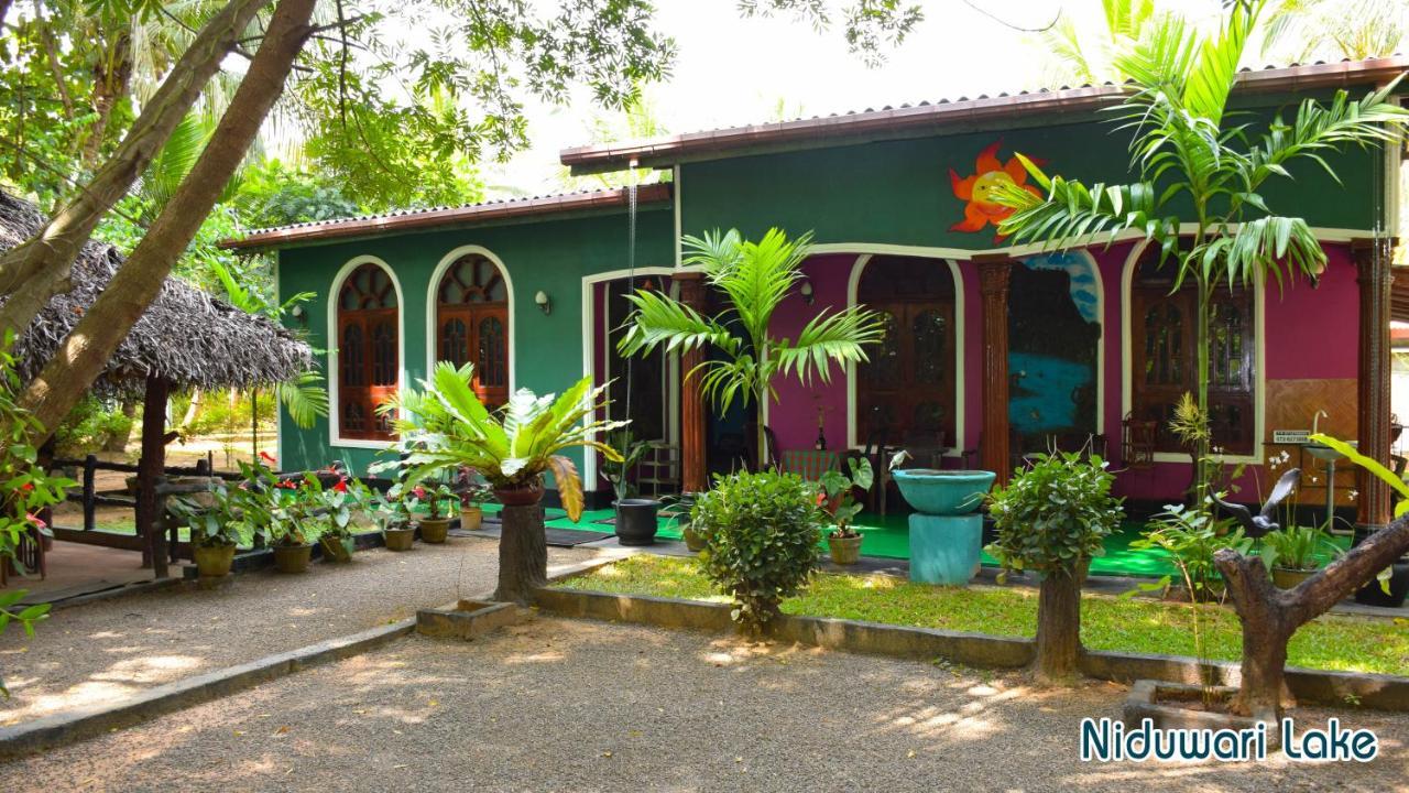 Niduwari Lake Homestay Dambulla Esterno foto
