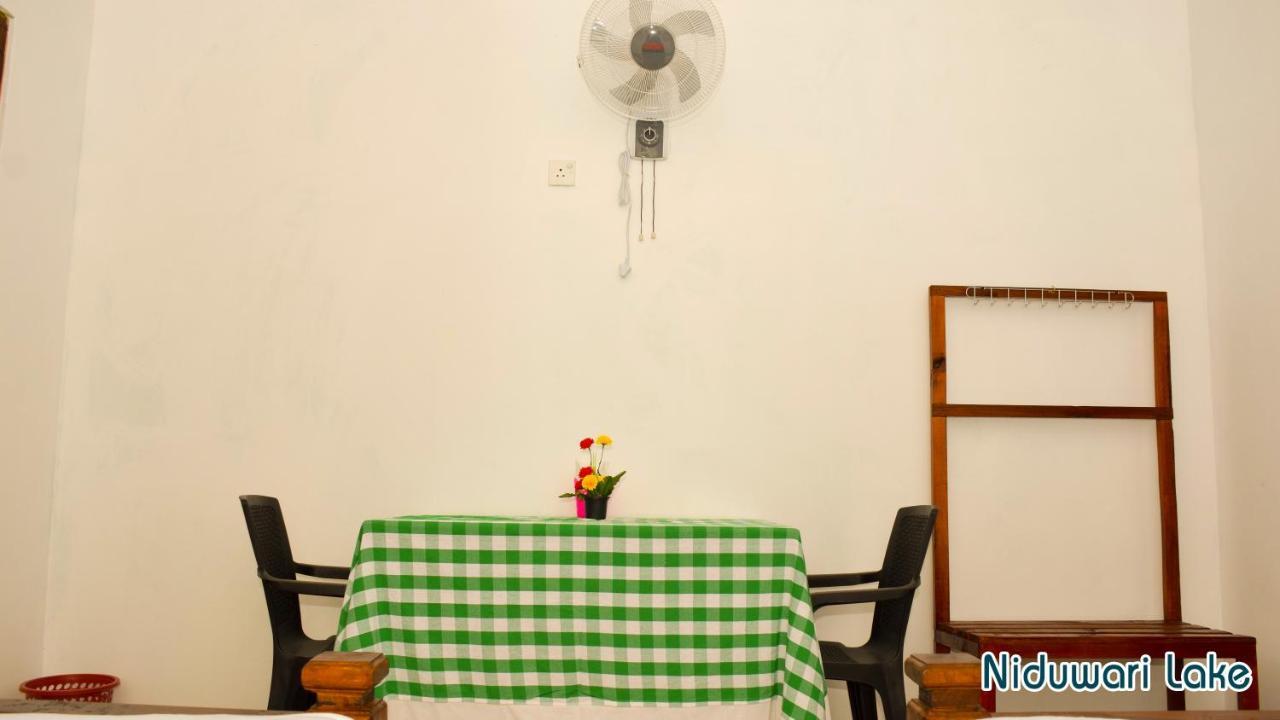 Niduwari Lake Homestay Dambulla Esterno foto