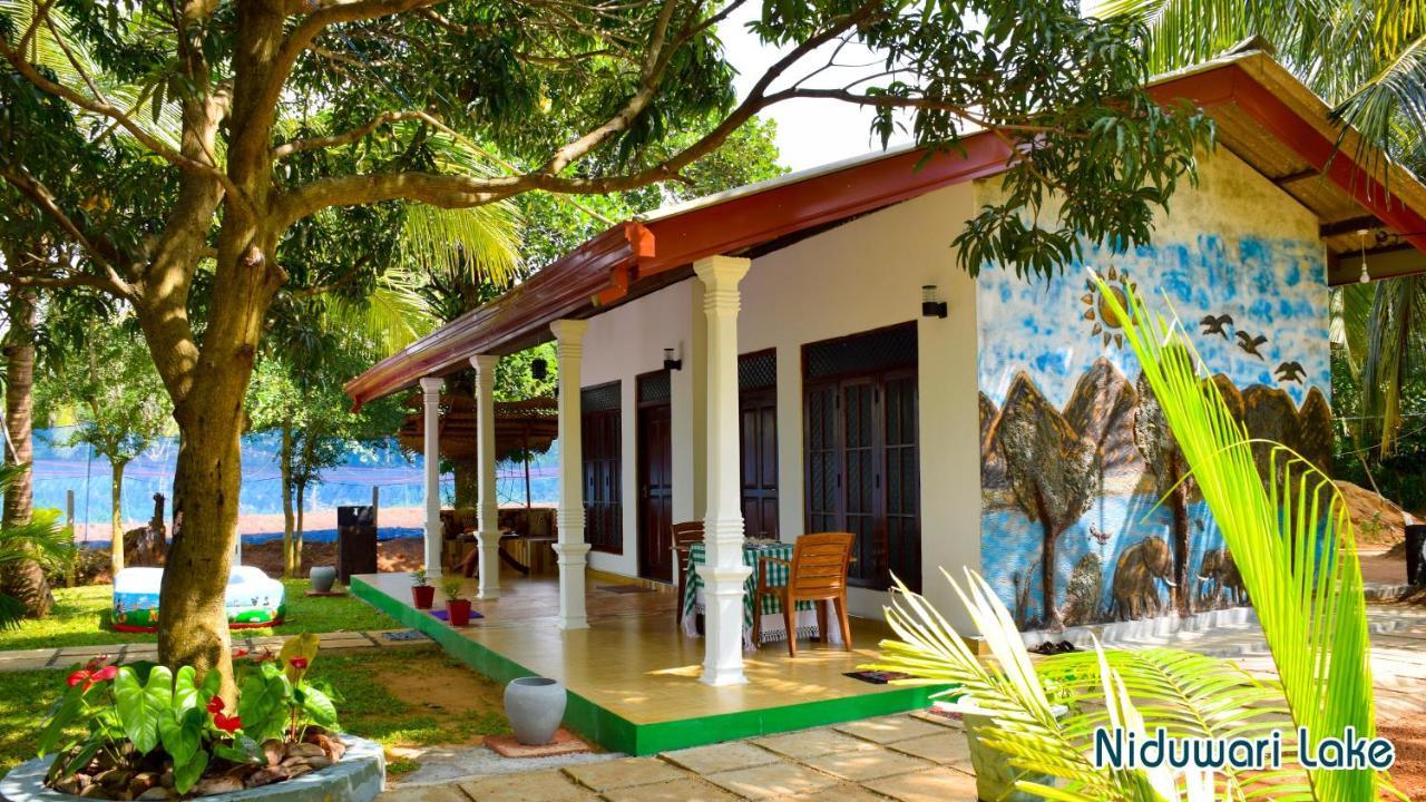 Niduwari Lake Homestay Dambulla Esterno foto