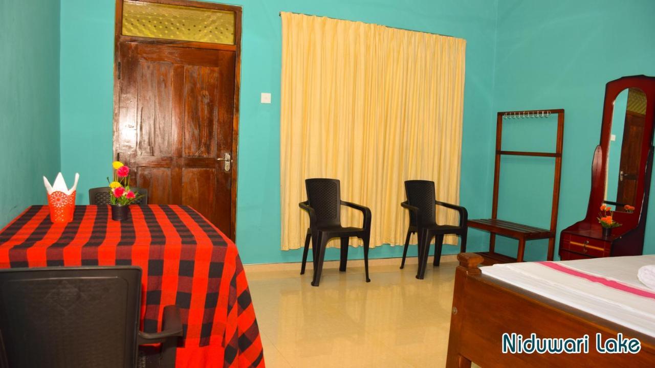 Niduwari Lake Homestay Dambulla Esterno foto